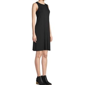 Black sleeveless dress